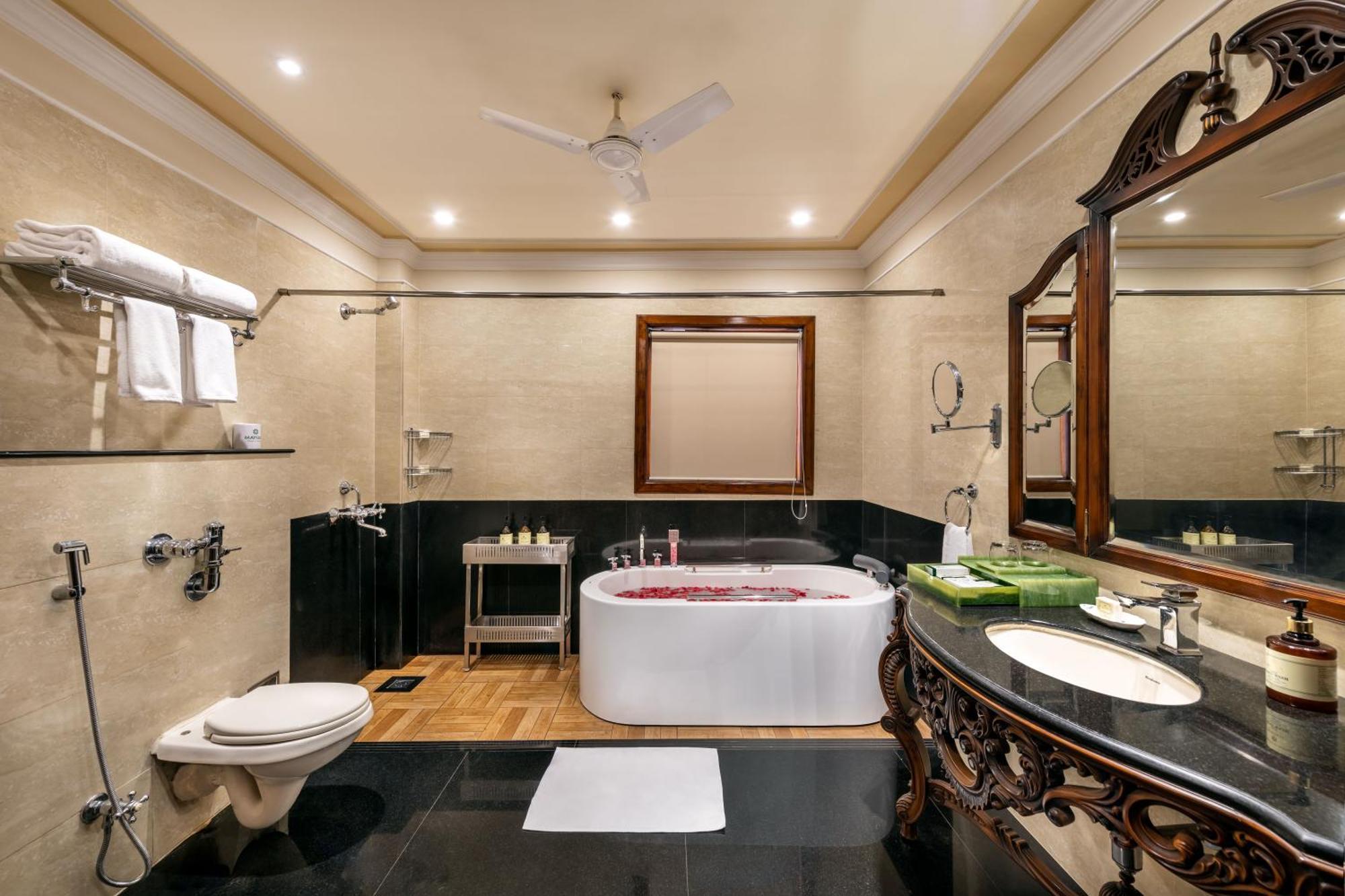 Mayfair Lagoon 5* Bhubaneswar