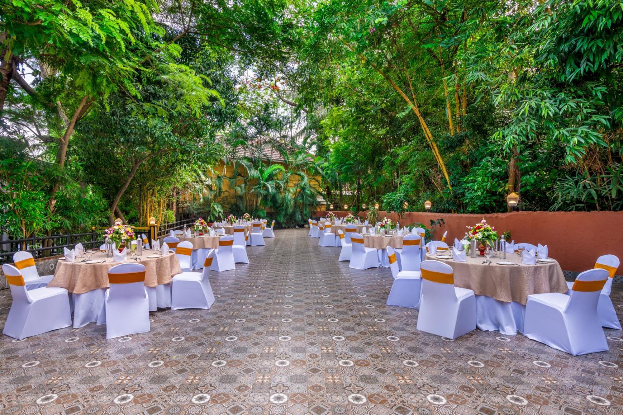सहारा Mayfair Lagoon Bhubaneswar