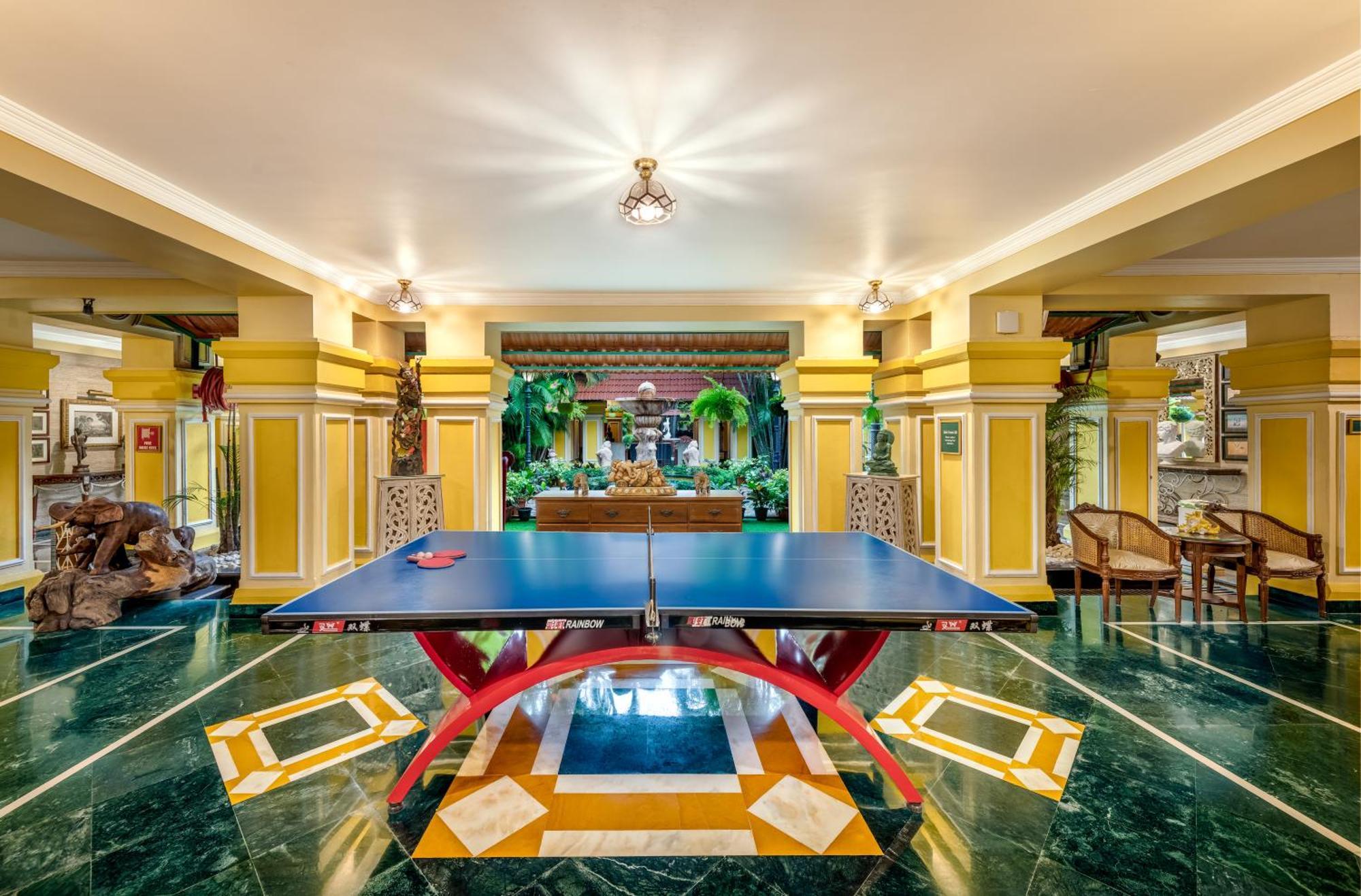Mayfair Lagoon सहारा 5*